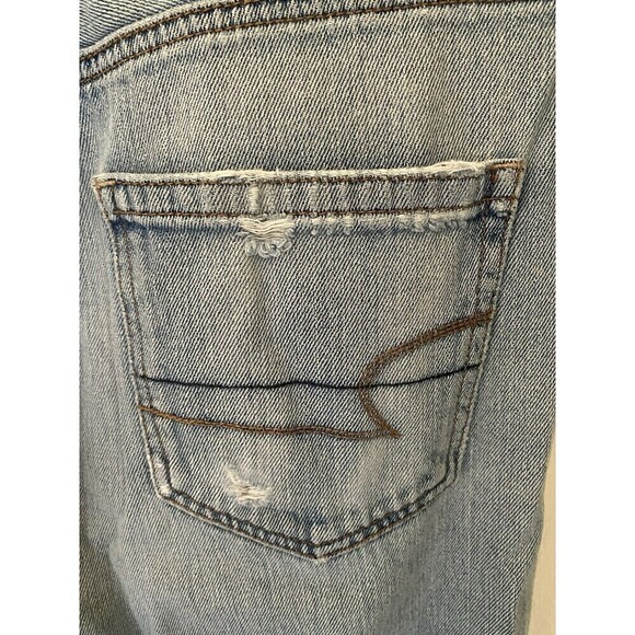 American Eagle Light Wash Destressed Mom Jeans Sz.4 - Picture 5 of 8